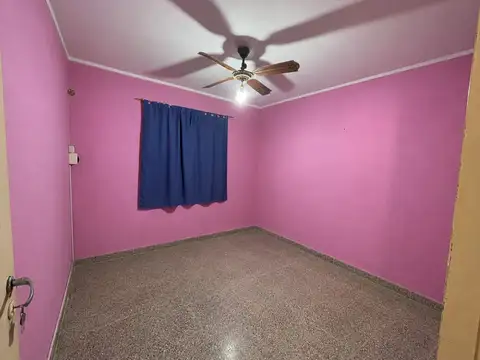 Casa 6 ambientes con 1 baño