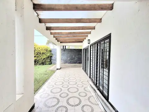 Casa 7 ambientes con 4 baños