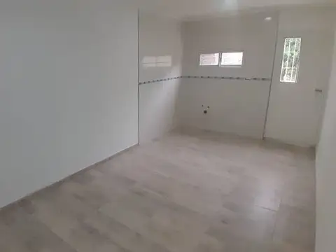 Casa 4 ambientes con 1 baño