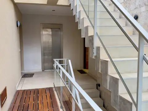 De Las Artes 400, Piso 2