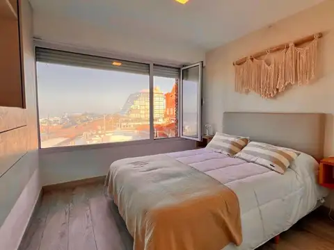 Departamento Triplex Bunge y el mar.4 ambientes. 118 metros. Cochera. Parrilla. Vistas al mar