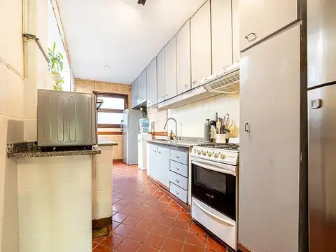 Depto Tipo Casa 6 ambientes con 2 baños