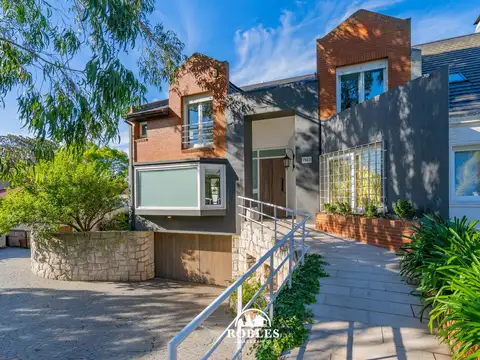 Importante Residencia estilo moderno