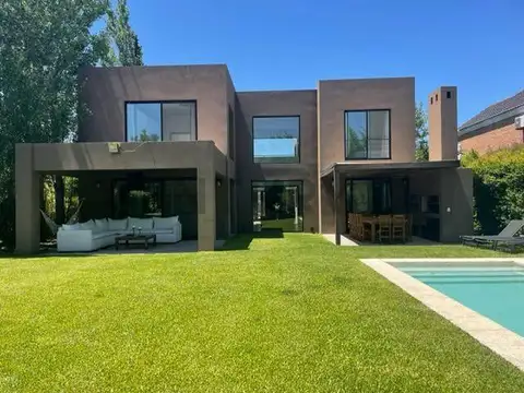 Avda. los Lagos 500, Piso 0