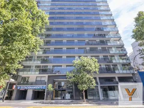 Avenida Corrientes e/ Ayacucho y Riobamba