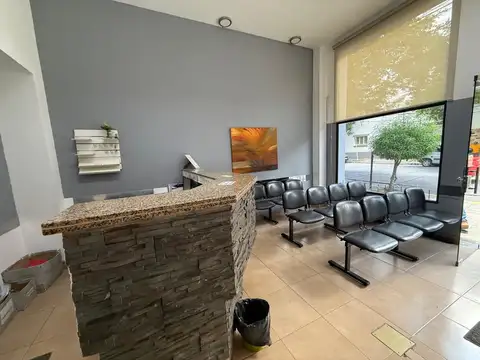 Oficina 7 ambientes con 1 baño