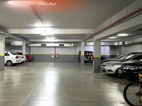 Oficina 4 ambientes con 9 baños