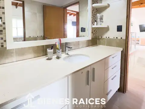 Casa 6 ambientes con 1 baño