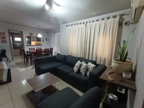 CASA EN ALQUILER 2 DORM. 2 BAÑOS, GUAYMALLÉN 