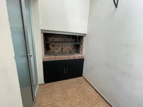 HERMOSO DEPTO 2 AMB C/ BALCON PATIO Y PARRILLA