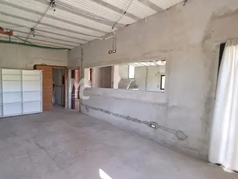 Casa 5 ambientes con 2 baños
