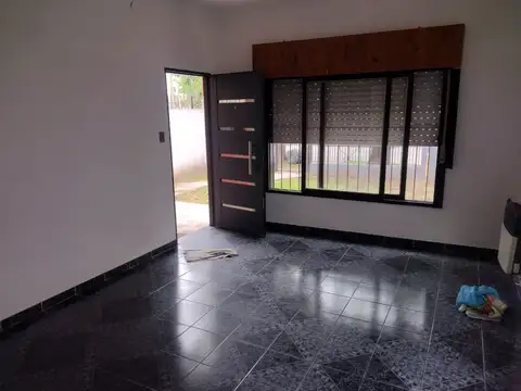 Casa en Alquiler en Castelar Sur, $ 1.100.000