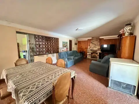 Casa 5 ambientes con 1 baño