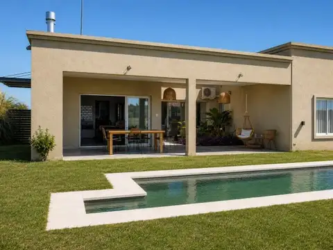 Venta Casa 4 ambientes, San Sebastián, área 12