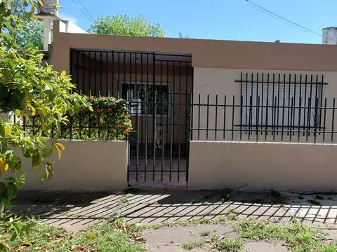Casa en Venta en Granadero Baigorria, USD 98.000