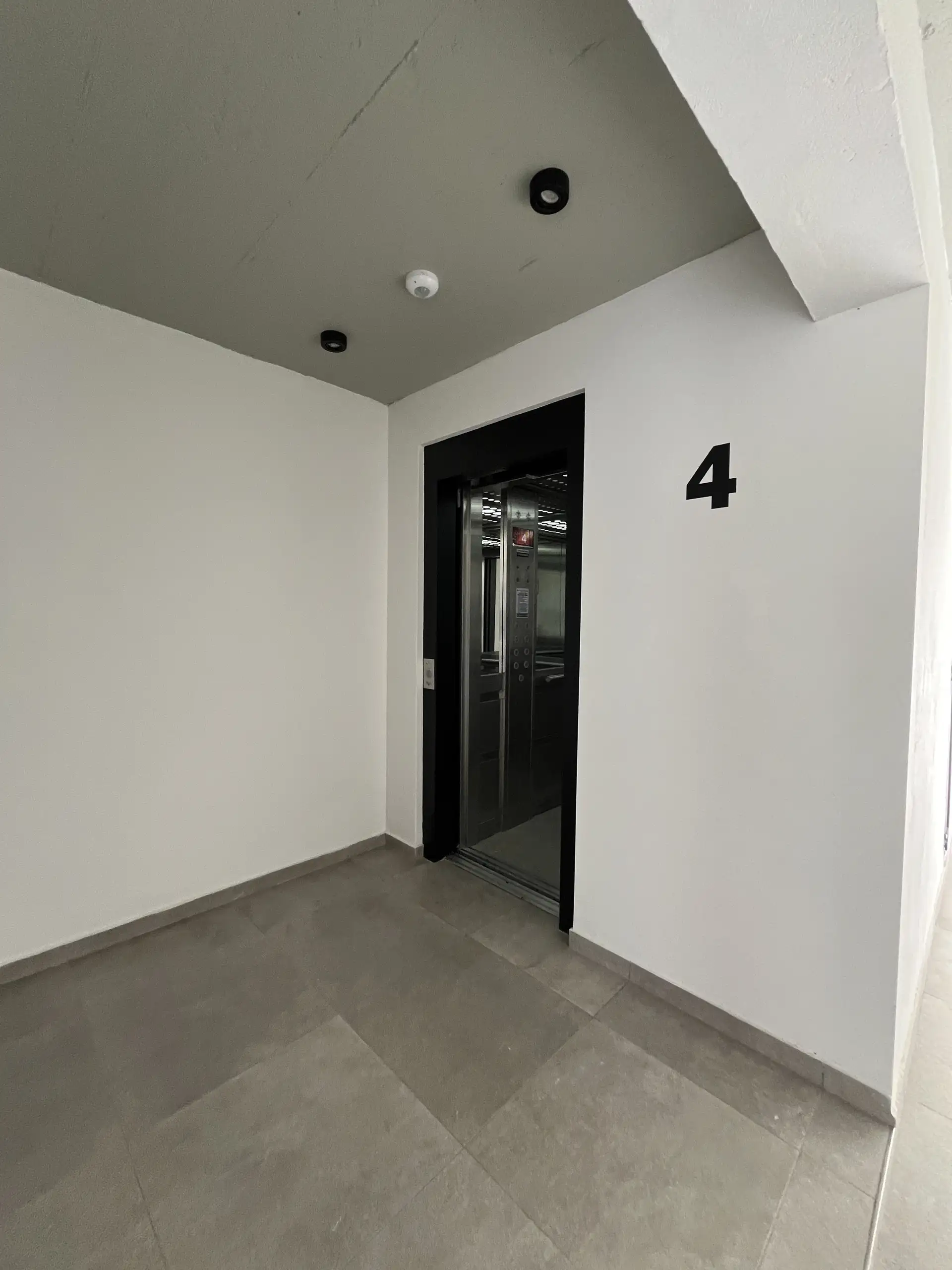 Depto a estrenar 2 dorm 86m² con cochera y terraza con parrilla — Uriburu