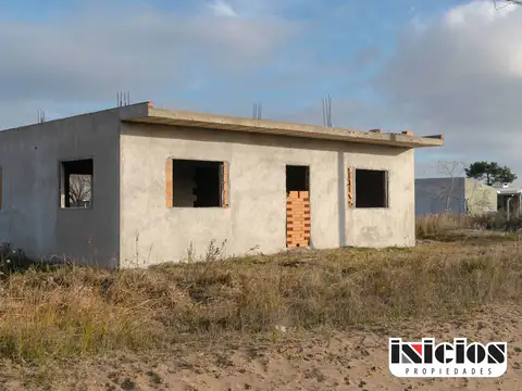 Casa abierta a diseño y expansión - C670