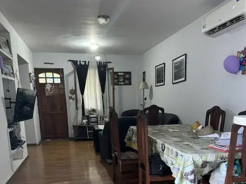 General López 1400. Entre Campo de mayo y Julio besada