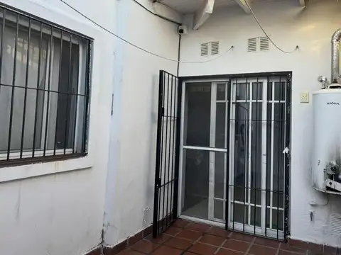 General López 1400. Entre Campo de mayo y Julio besada