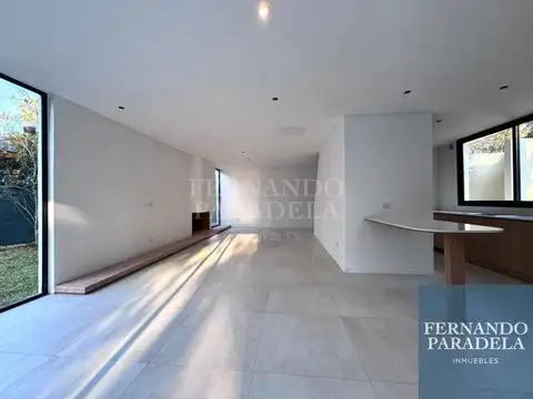 Casa en venta 5 ambientes, V. Udaondo