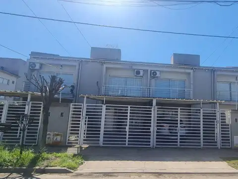 Venta de Duplex  3 ambientes. Ciudad Evita