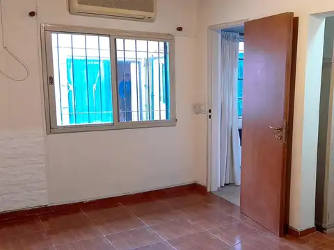 Depto Tipo Casa 4 ambientes con 2 baños
