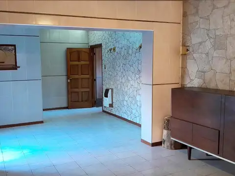 Depto Tipo Casa 4 ambientes con 2 baños