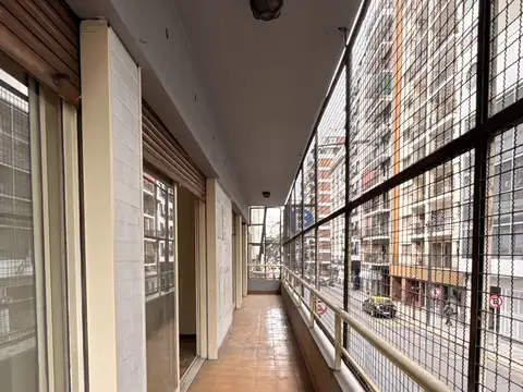 Departamento 5 ambientes con 2 baños