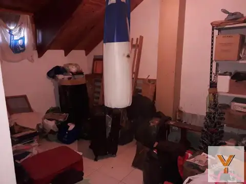 Casa en venta - 4 Dormitorios 2 Baños - Quilmes Oeste