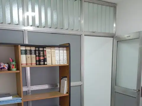 Oficina comercial impecable de 18 mts2 con baño