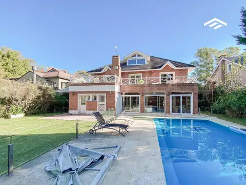 CASA EN VENTA ST THOMAS SUR CANNING-PERMUTA X MENOR VALOR 