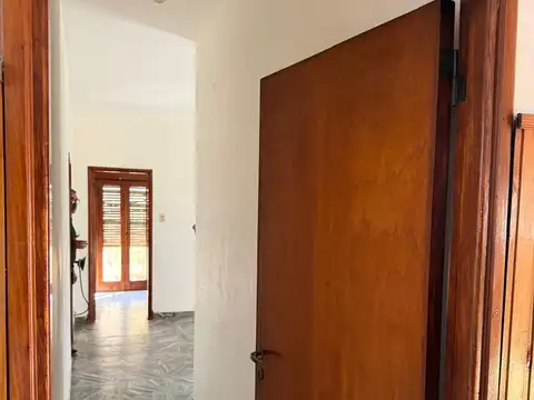 Depto Tipo Casa en Alquiler con 1 cocheras