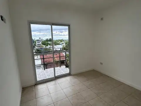 Roldan 400, Piso 3