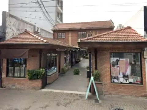 LOCAL COMERCIAL EN GALERIA (con Renta)