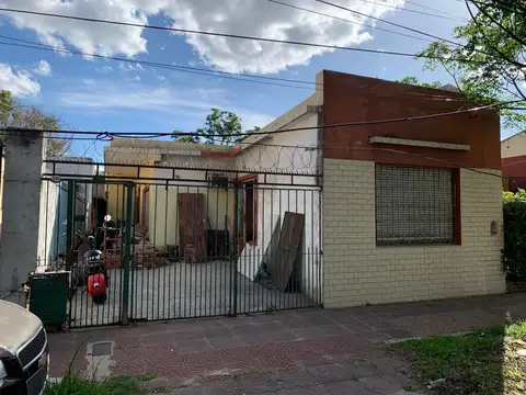 VENTA CASA A REACCIONAR HURLINGHAM OPORTUNIDAD