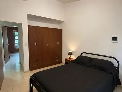 Casa en Alquiler con 1 cochera