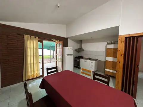 Casa 4 ambientes con 1 baño