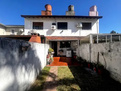 Depto Tipo Casa en Venta con 1 cocheras