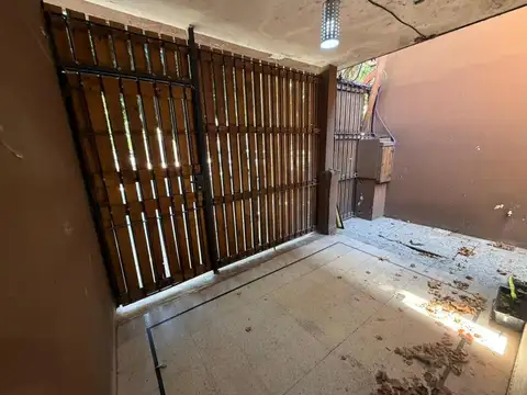 Aristóbulo Del Valle 300