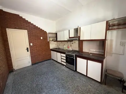 Aristóbulo Del Valle 300