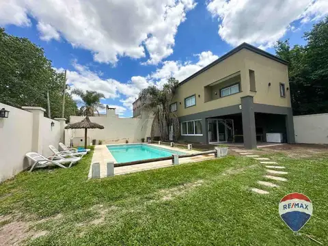 CASA 4 AMBIENTES VENTA GARAGE PILETA. OFERTAS 
