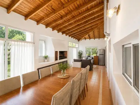 Casa en Venta con 1 cochera
