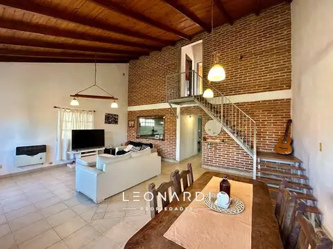 Casa 5 ambientes con 2 baños