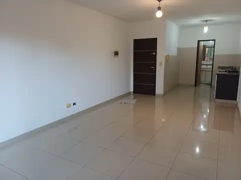 Intendente Ballester 3000, Piso 1