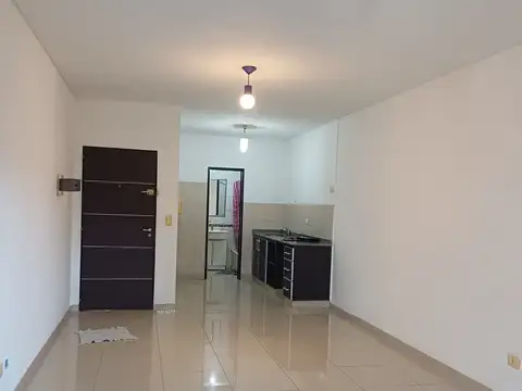 Intendente Ballester 3000, Piso 1