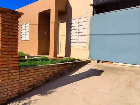 VENTA CASA BARRIO SERRANIAS 2 dormitorios