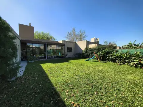 Casa en Venta en Roldan, USD 100.000