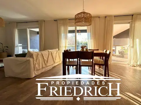 Casa en Venta con 6 cocheras