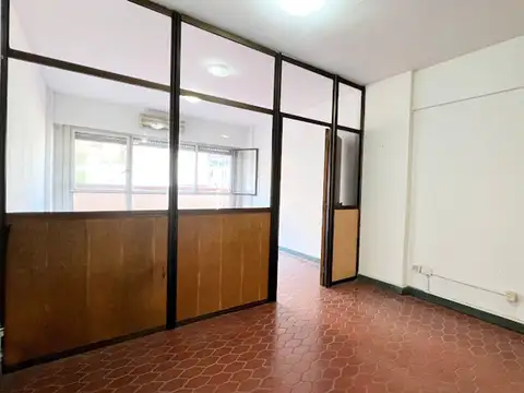 VENTA OFICINA  SOBRE AV BELGRANO