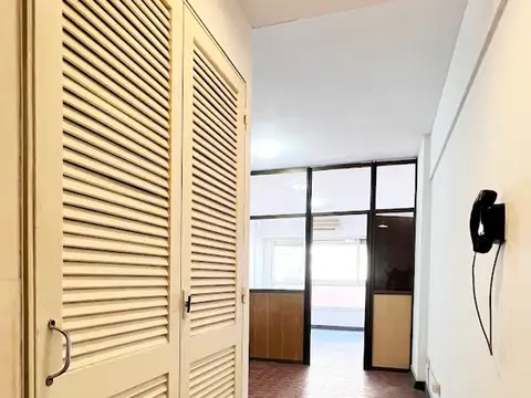 VENTA OFICINA  SOBRE AV BELGRANO